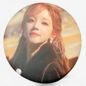 G-Idle Pin Yuqi Fur Coat