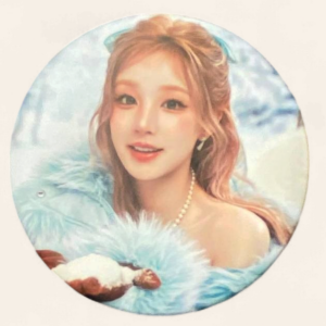 G-Idle Pin Yuqi Snow